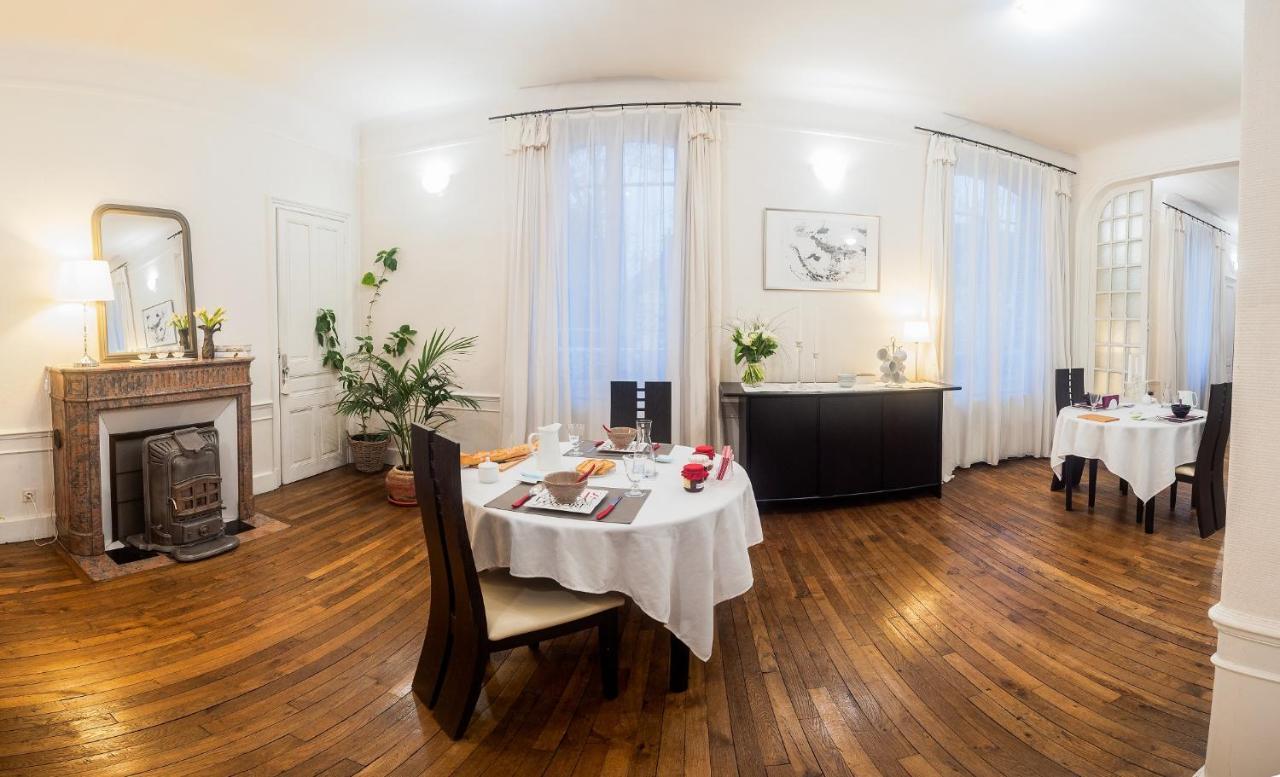 Au Fil De Troyes Bed & Breakfast