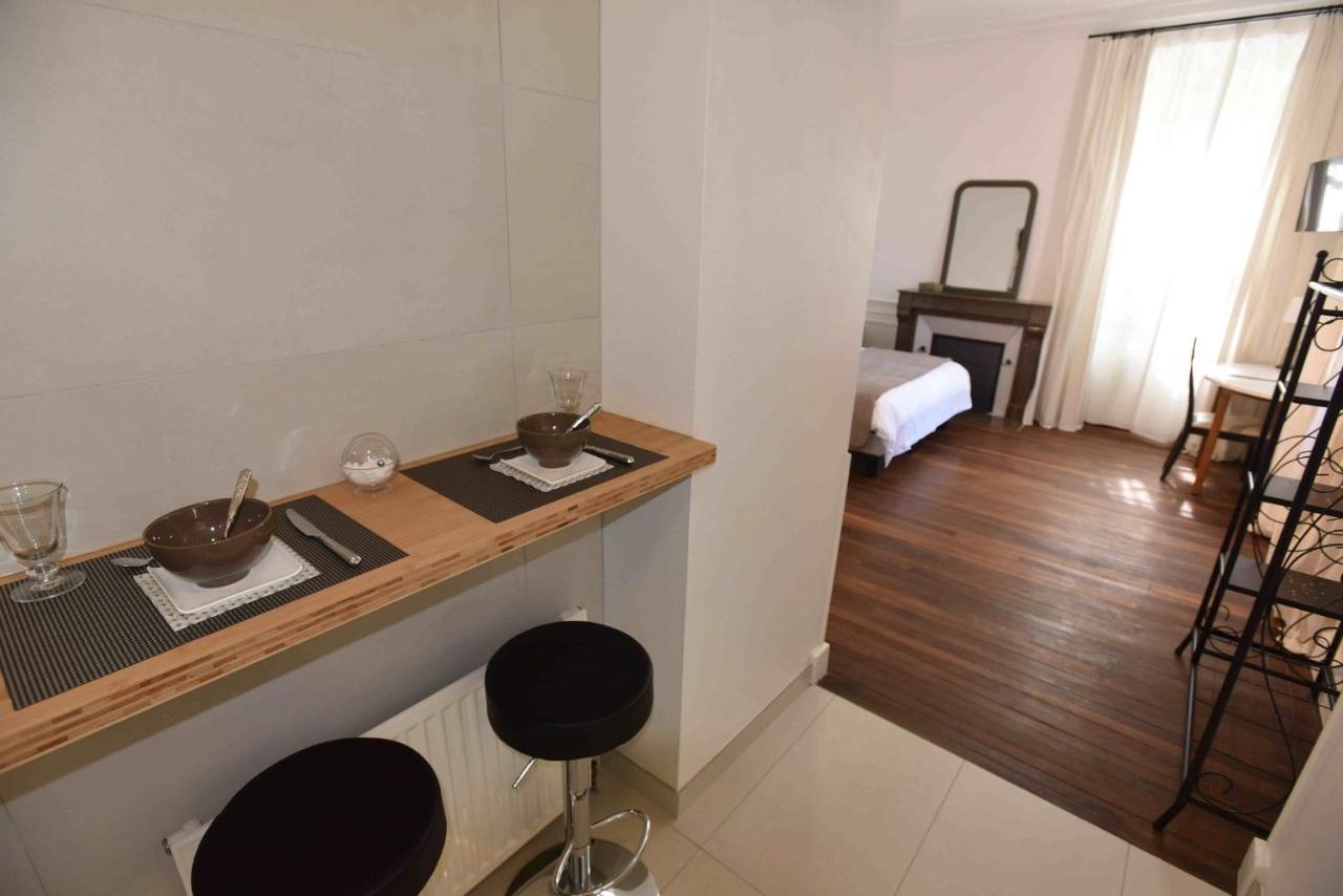 Au Fil De Troyes Bed & Breakfast 3*